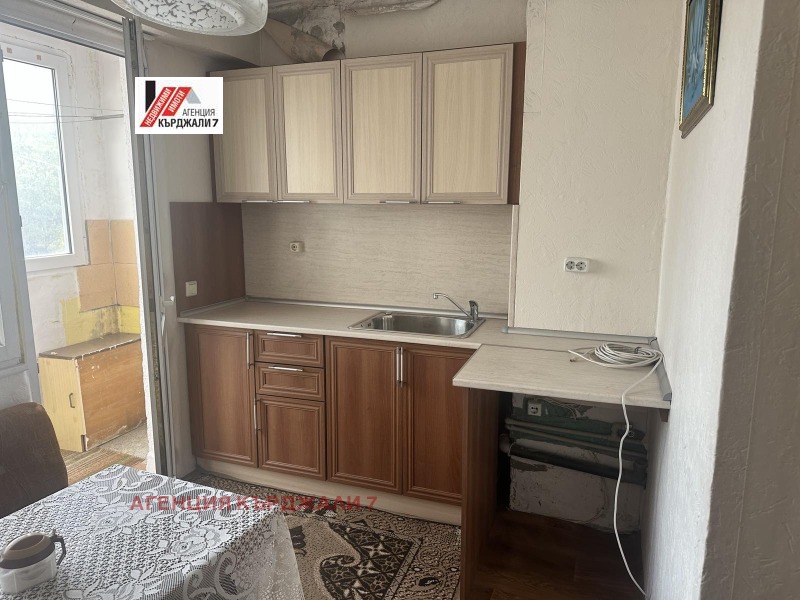 Продава  3-стаен град Кърджали , Възрожденци , 72 кв.м | 89376958 - изображение [2]