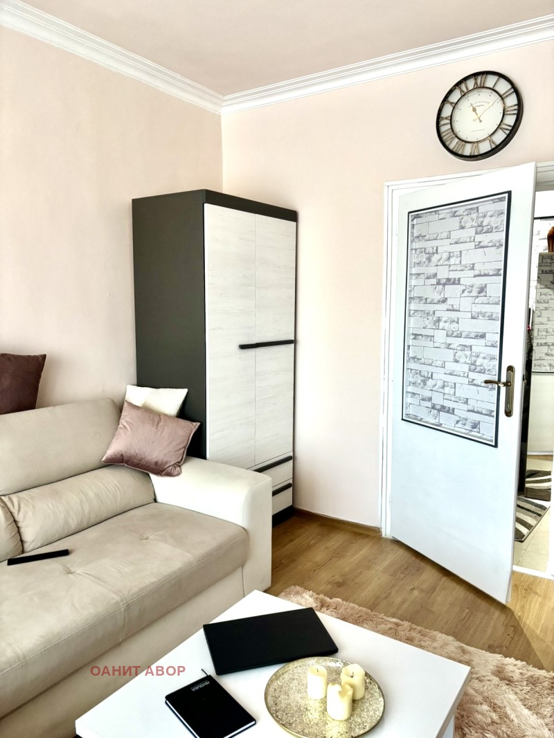 Продава 3-СТАЕН, гр. София, Гео Милев, снимка 2 - Апартаменти - 52420628