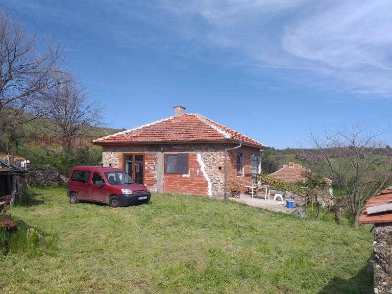 Продава КЪЩА, с. Левка, област Хасково, снимка 2 - Къщи - 52783271