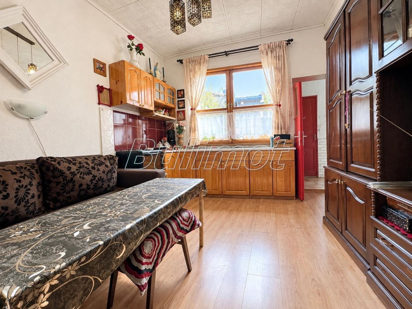 Продава КЪЩА, гр. Варна, Колхозен пазар