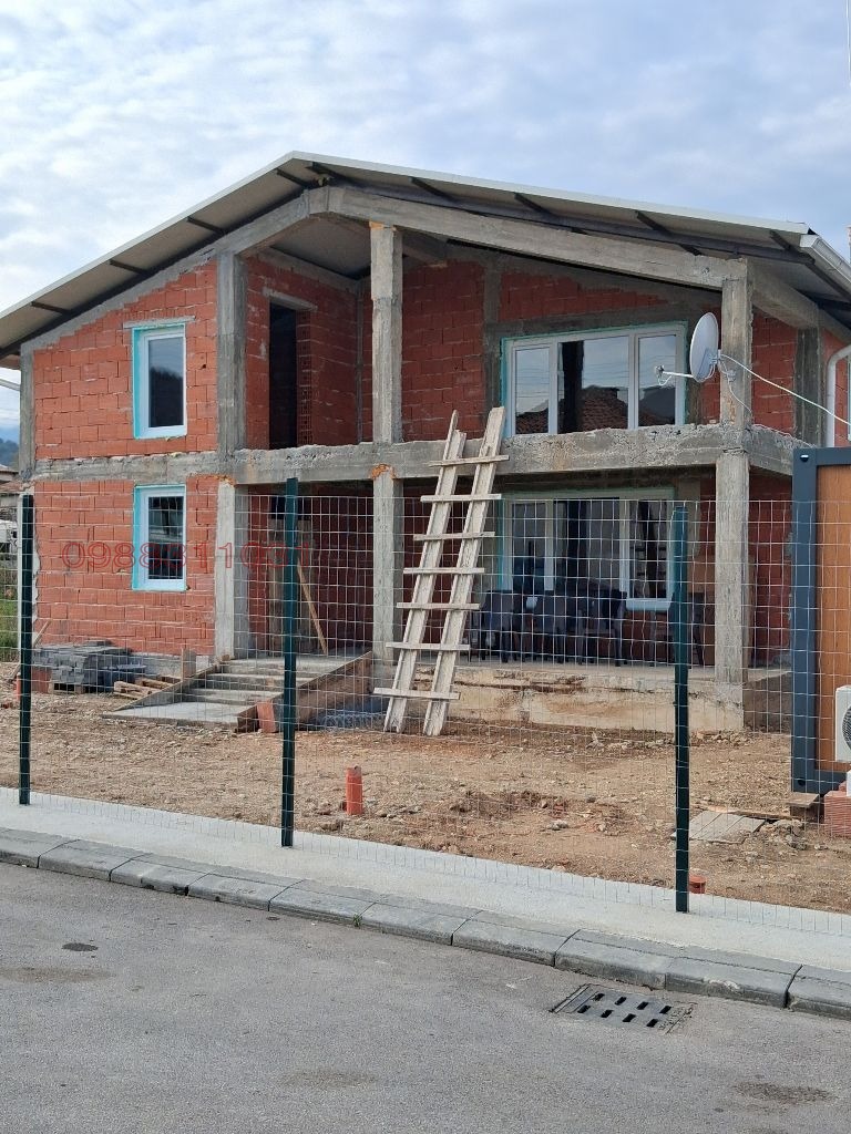 Продава КЪЩА, с. Сливница, област Благоевград