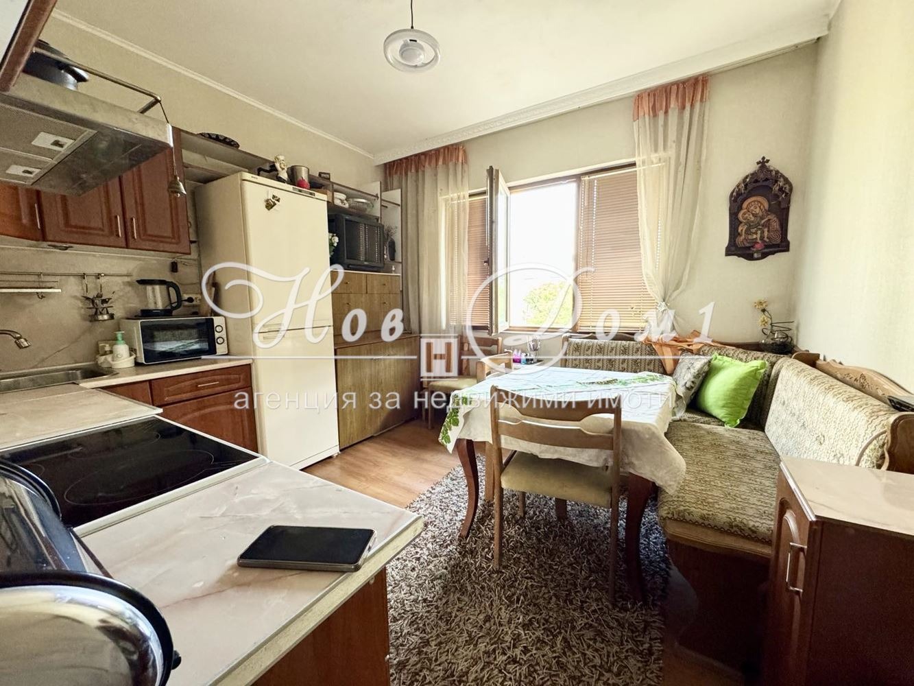 Продава 3-СТАЕН, гр. Пловдив, Изгрев, снимка 2 - Апартаменти - 51373263