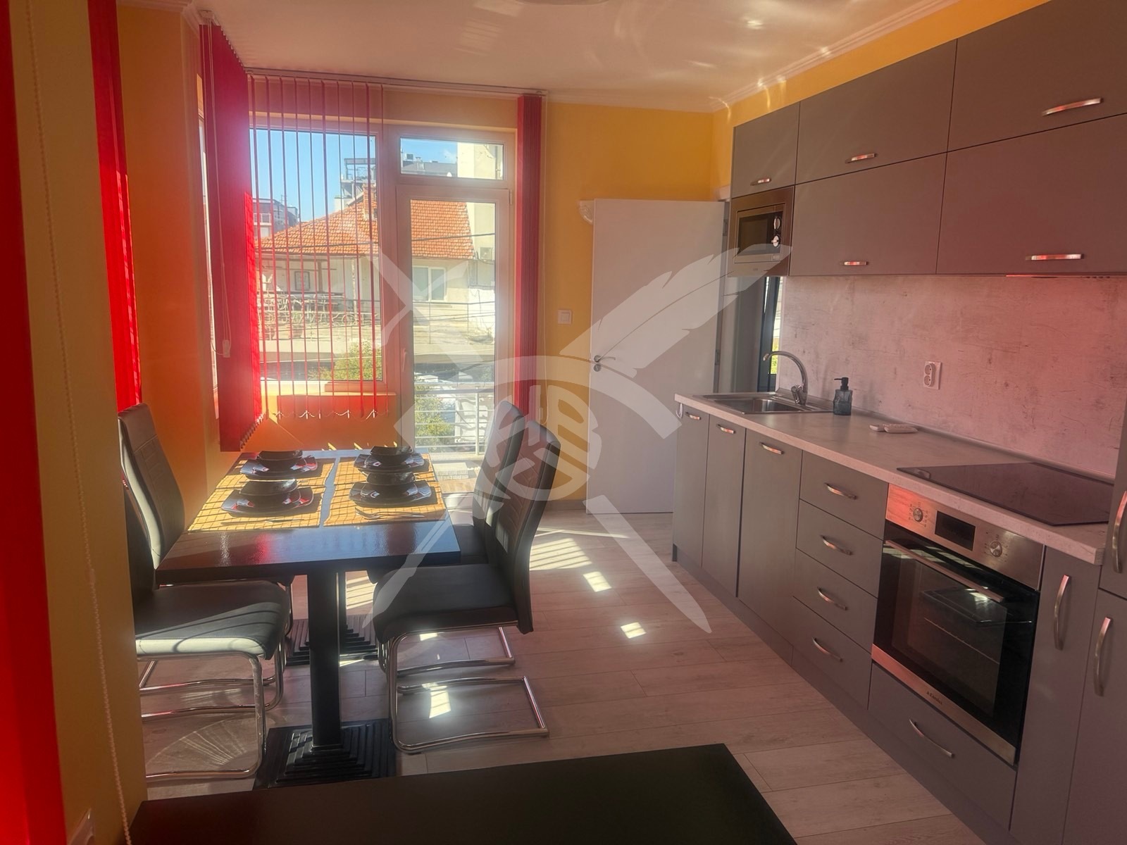 Продава 3-СТАЕН, гр. Бургас, Сарафово, снимка 2 - Апартаменти - 53318717