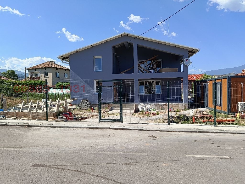 Продава КЪЩА, с. Сливница, област Благоевград