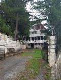 Продава ХОТЕЛ, гр. Троян, област Ловеч, снимка 1