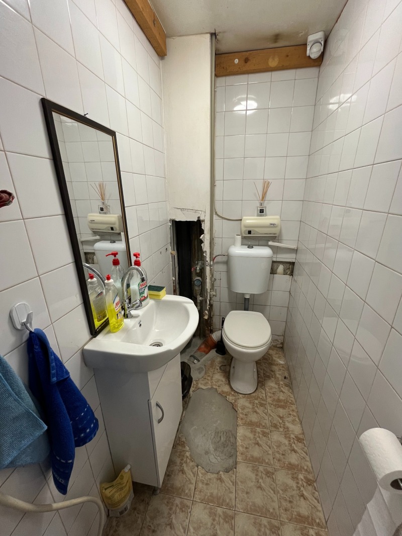 Продава МАГАЗИН, гр. Казанлък, област Стара Загора, снимка 11 - Магазини - 53281558