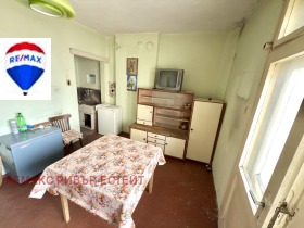 2 Schlafzimmer Haschowe, Ruse 1