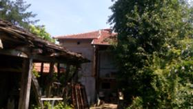 Продажба на имоти в с. Абланица, област Ловеч - изображение 2 