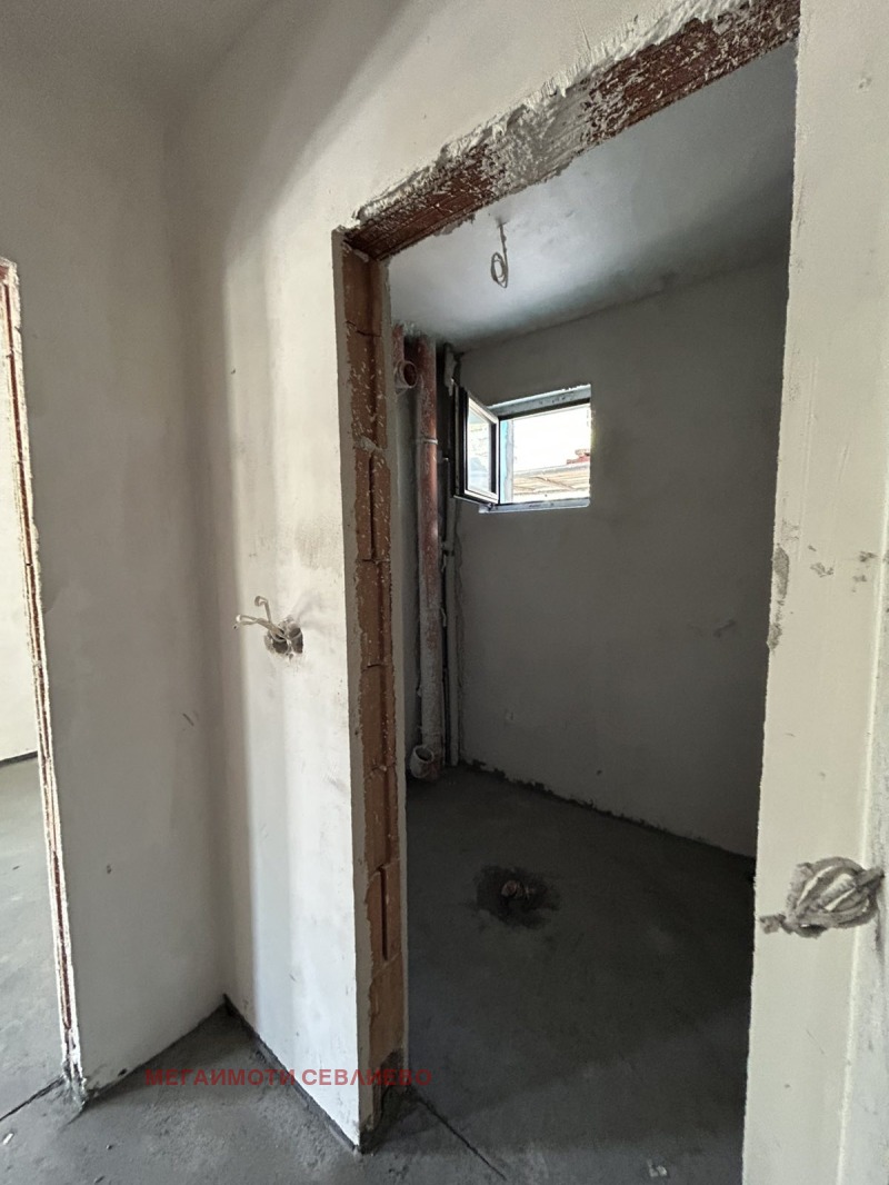 Продава  1-стаен област Габрово , гр. Севлиево , 37 кв.м | 42666667 - изображение [2]