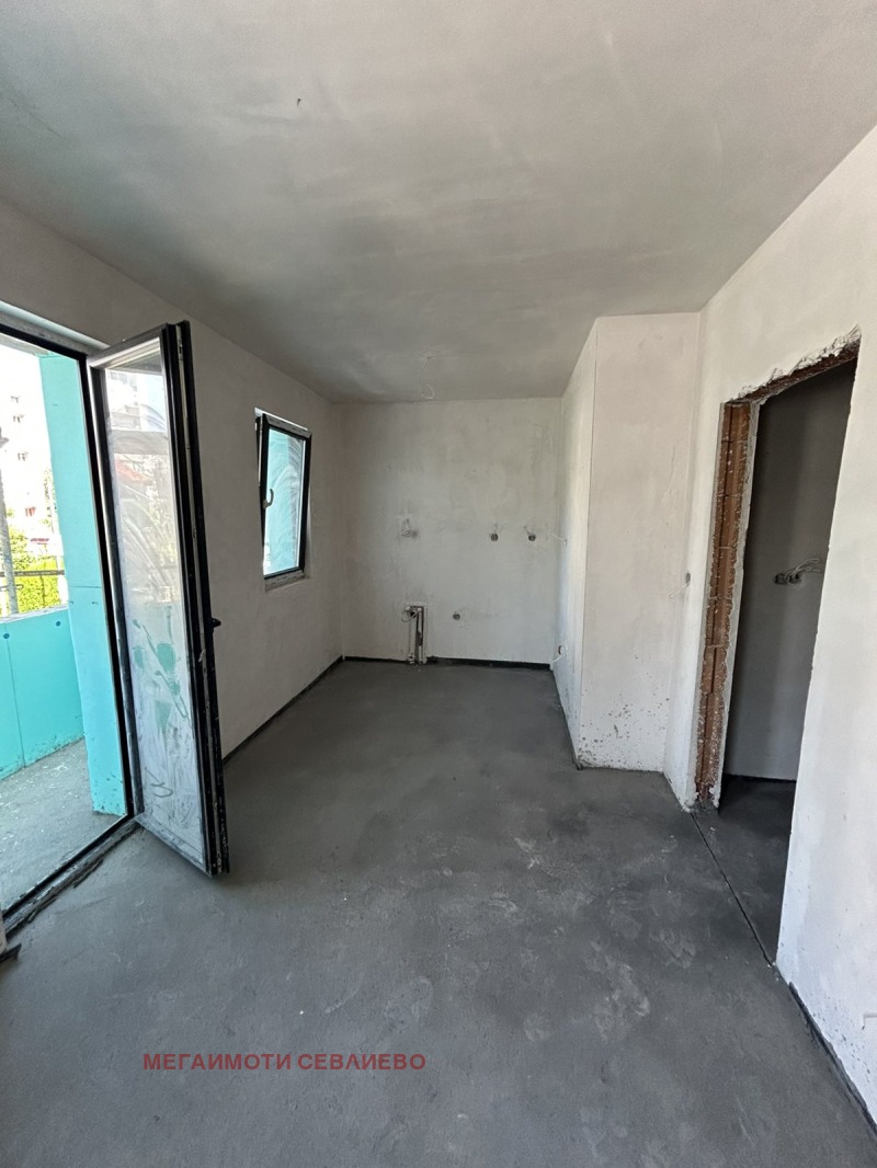 Продава  1-стаен област Габрово , гр. Севлиево , 37 кв.м | 42666667 - изображение [4]