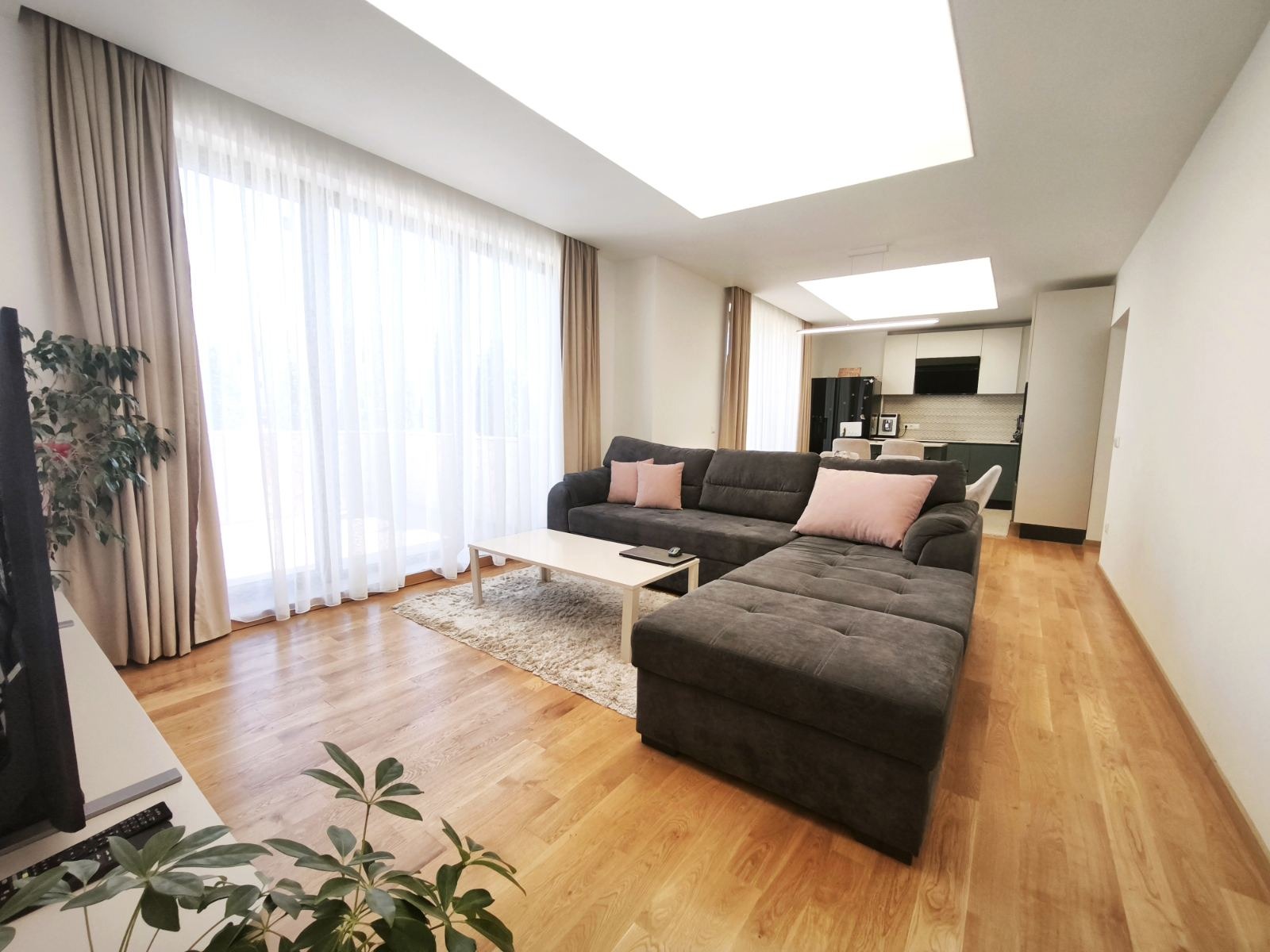 Продава 4-СТАЕН, гр. Варна, Бриз, снимка 2 - Апартаменти - 54687592
