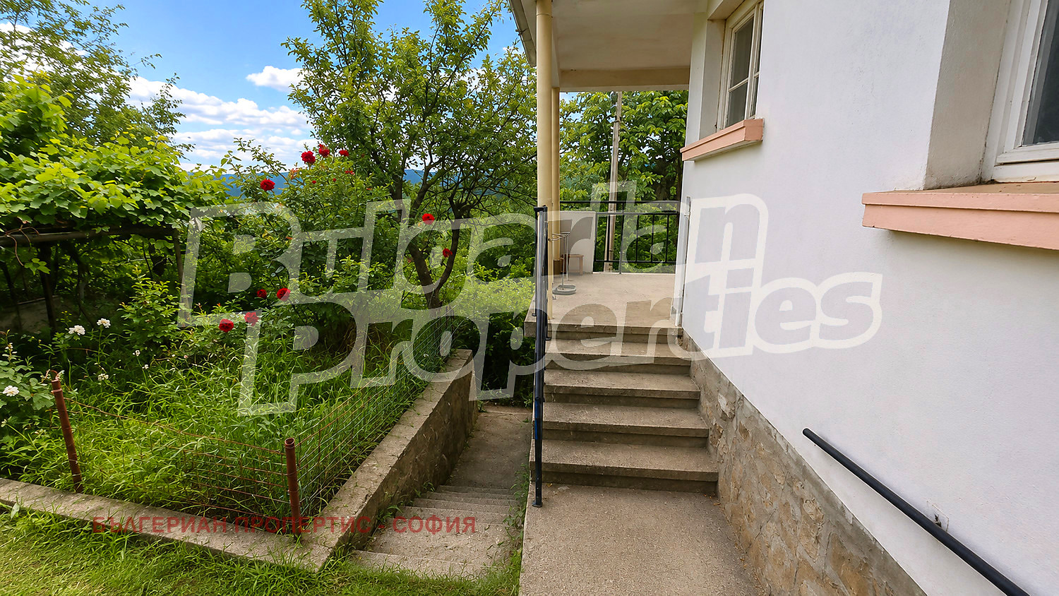 Продава КЪЩА, гр. София, с. Бистрица