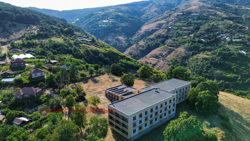Продава  Хотел област Благоевград , с. Гега , 3800 кв.м | 28111433 - изображение [4]