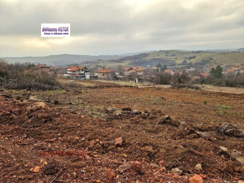 Zu verkaufen  Handlung region Pernik , Golemo Butschino , 3700 qm | 72792378 - Bild [2]