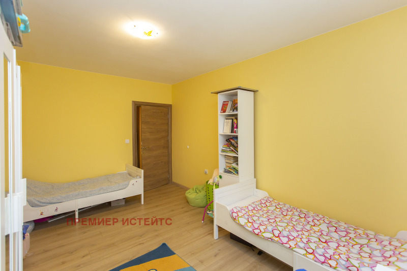 De vânzare  2 dormitoare Sofia , Poduiane , 92 mp | 33045618 - imagine [13]