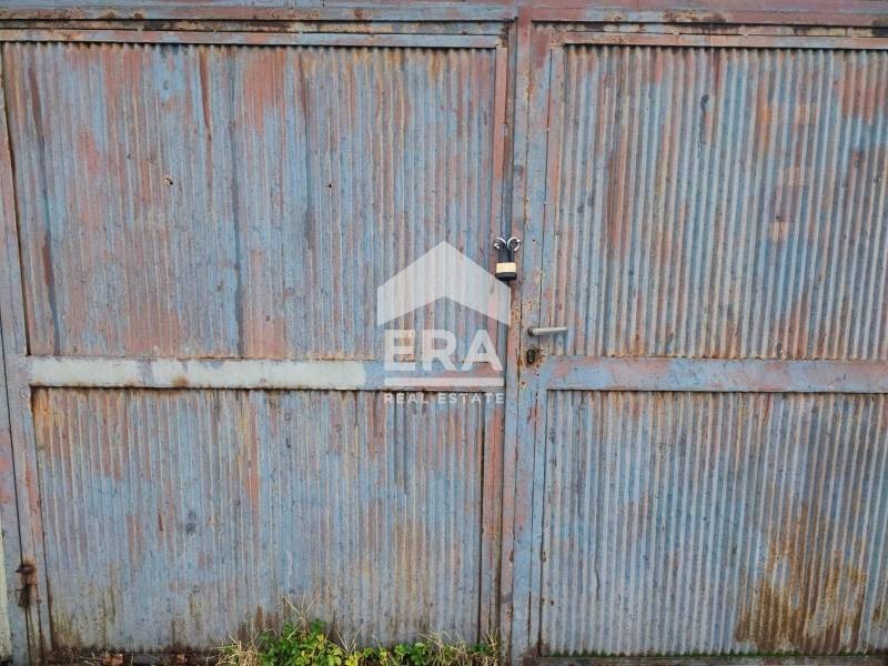 Продава ГАРАЖ, ПАРКОМЯСТО, гр. Хасково, Дружба 1, снимка 3 - Гаражи и паркоместа - 53704060