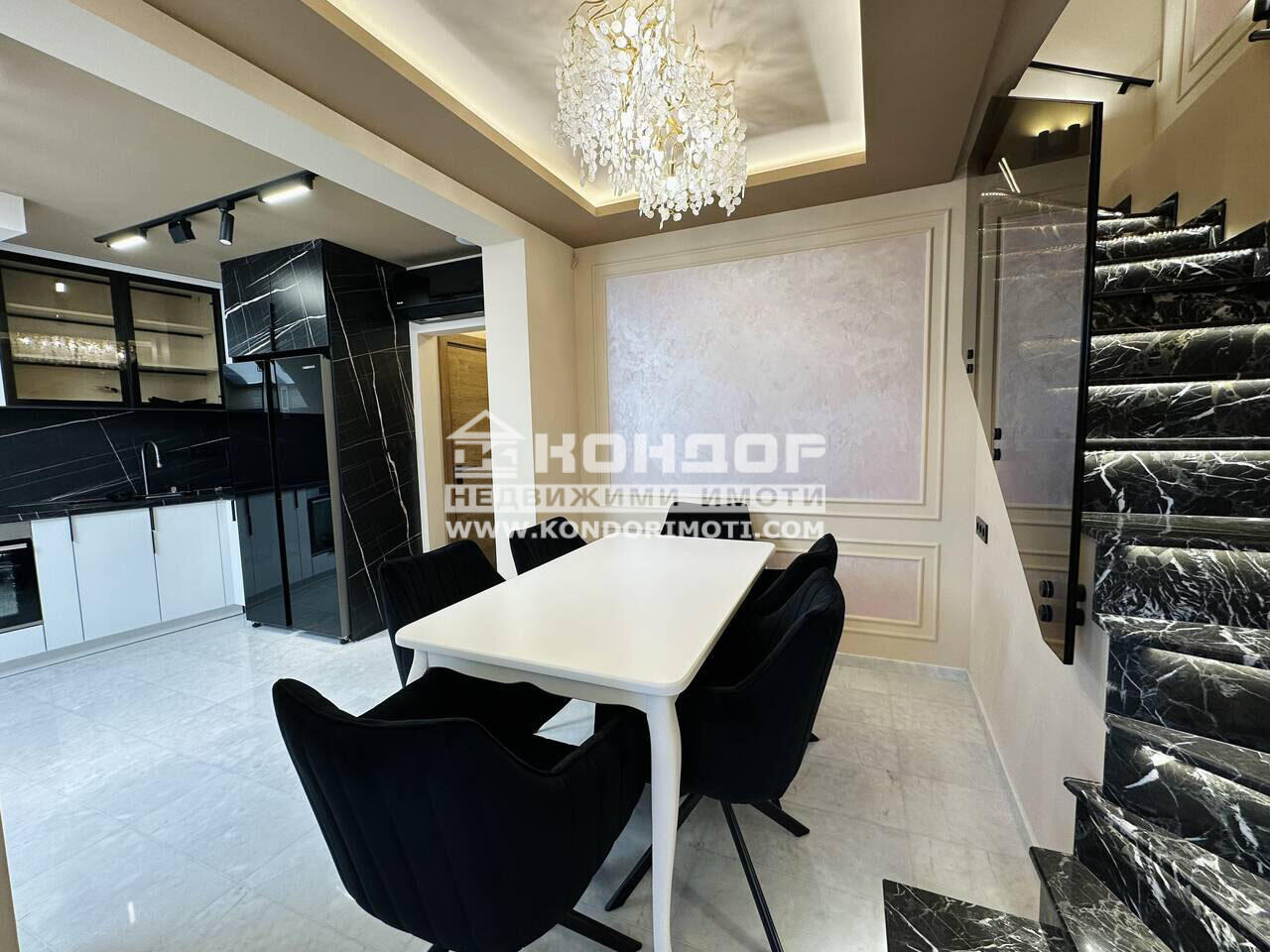 Продава 3-СТАЕН, гр. Пловдив, Център