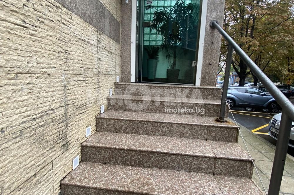 Продава ОФИС, гр. Варна, Център, снимка 2 - Офиси - 52038452