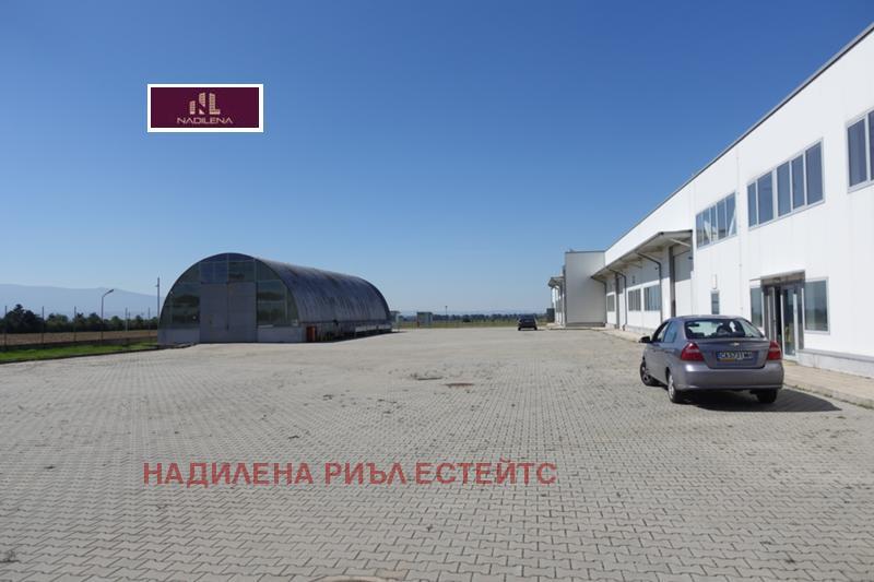 Продава ПРОМ. ПОМЕЩЕНИЕ | Imot.bg — изображение 2