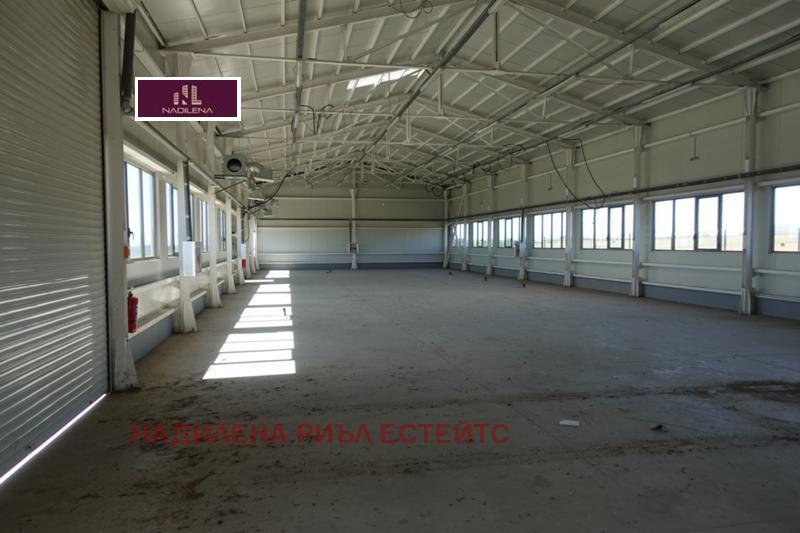 Продава ПРОМ. ПОМЕЩЕНИЕ | Imot.bg — изображение 4