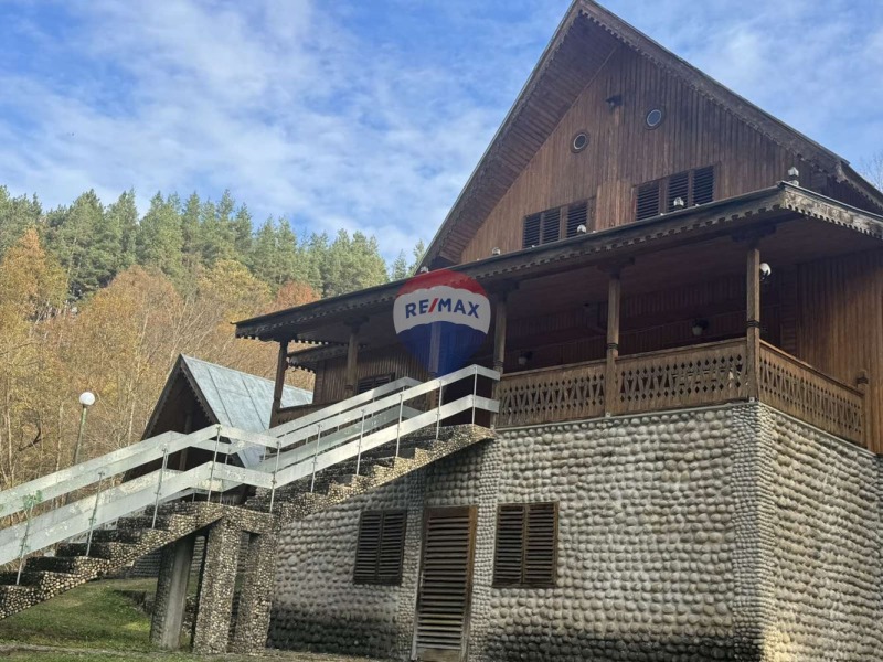 Продава КЪЩА, гр. Априлци, област Ловеч, снимка 3 - Къщи - 52332956