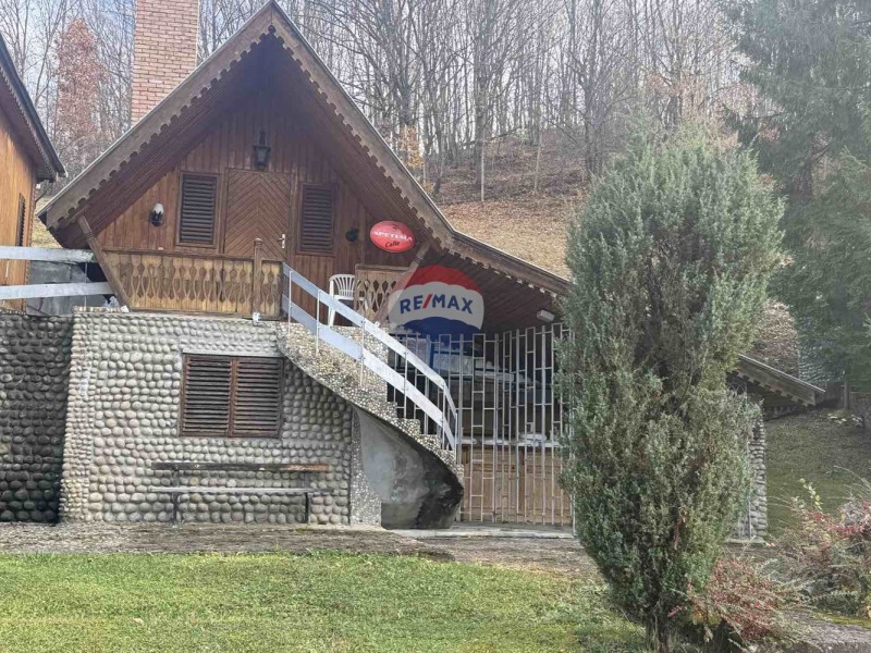 Продава КЪЩА, гр. Априлци, област Ловеч, снимка 4 - Къщи - 52332956