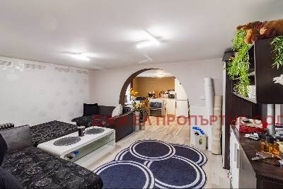 Продава КЪЩА, гр. София, Филиповци, снимка 2 - Къщи - 53440303