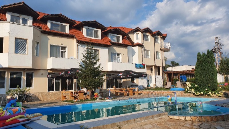 Продава бизнес имот, с. сатовча, област благоевград