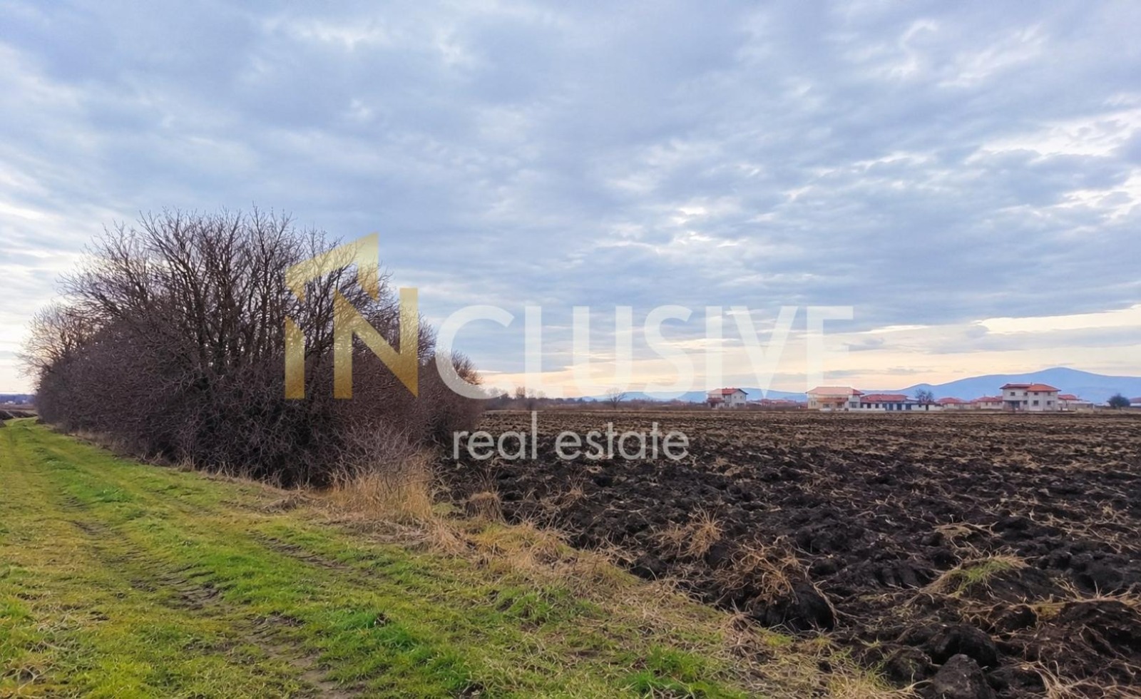 Продава ПАРЦЕЛ, с. Голяновци, област София област