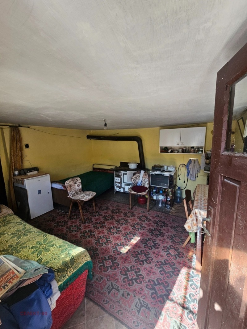 Продава КЪЩА в град Перник, Бела вода - 120 кв.м / 73 626.03 € » 144 000 лв., СЕЛЕКТ-90