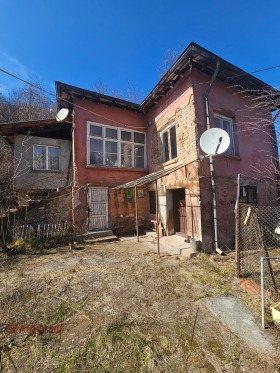 Casa Bela voda, Pernik 9