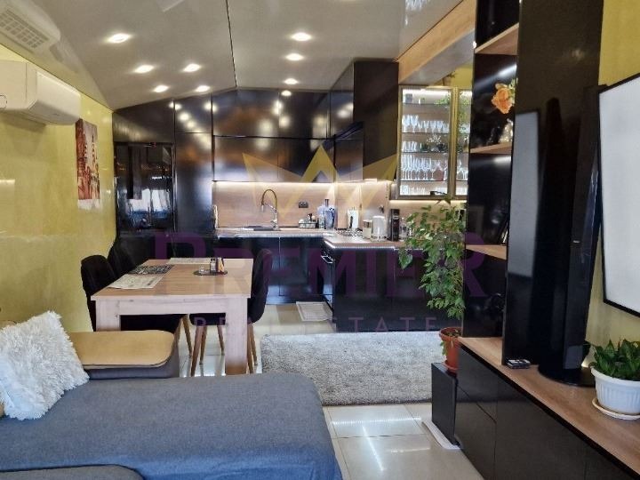 Продава 3-СТАЕН, гр. Варна, к.к. Св.Св. Константин и Елена, снимка 2 - Апартаменти - 53228972