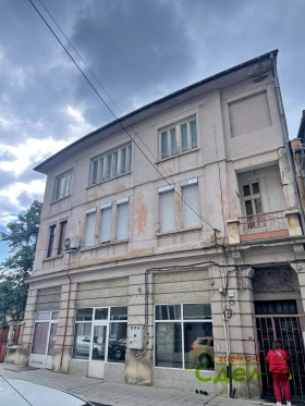 Обява продава етаж от къща, град Габрово, Център