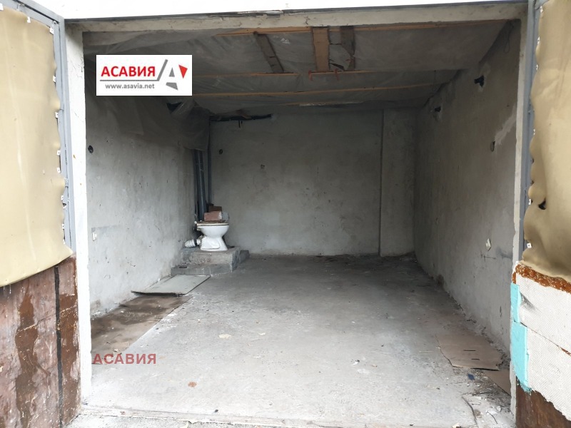 Продава ГАРАЖ, ПАРКОМЯСТО, гр. Ловеч, Център, снимка 2 - Гаражи и паркоместа - 52712381