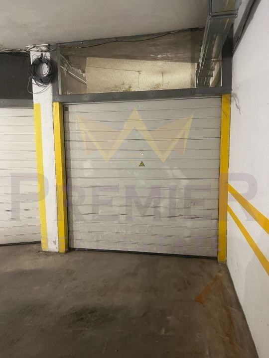 Продава ГАРАЖ, ПАРКОМЯСТО, гр. Варна, Център, снимка 2 - Гаражи и паркоместа - 53122227