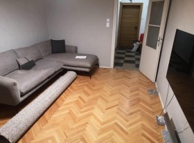 2 quartos Reduta, Sofia