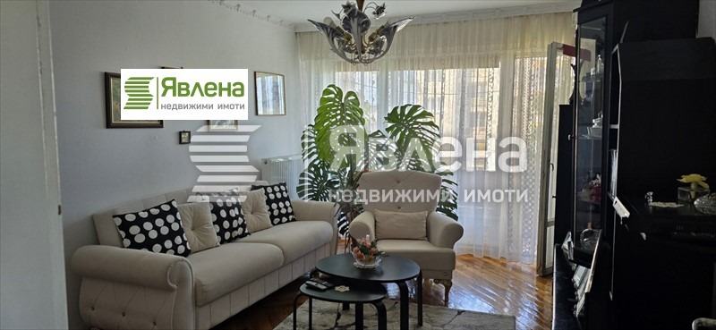 Продава 3-СТАЕН, гр. Радомир, област Перник, снимка 1 - Aпартаменти - 49380390