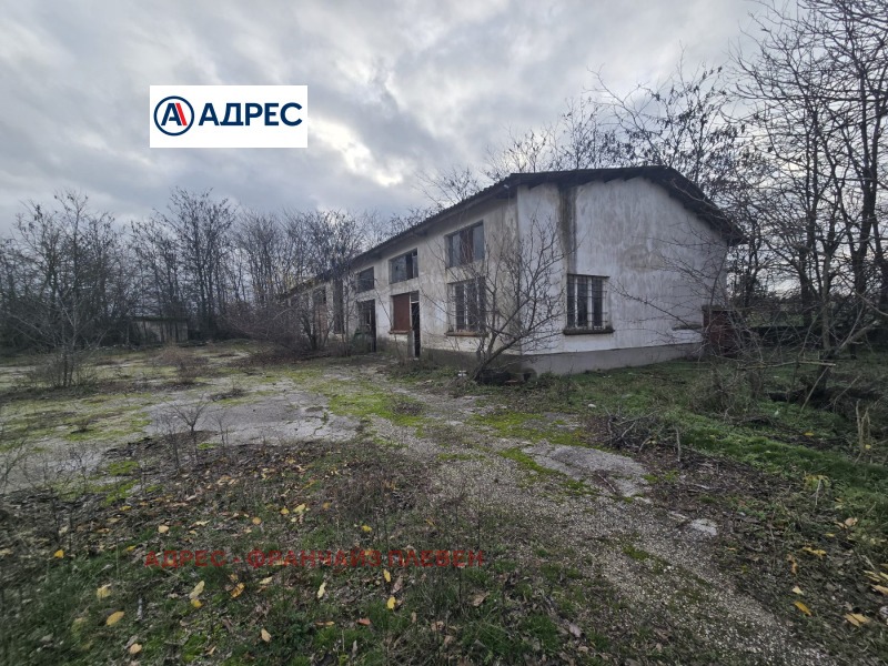 Продава СКЛАД, с. Въбел, област Плевен, снимка 3 - Складове - 52927385