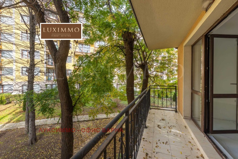 Продава 3-СТАЕН, гр. Варна, к.к. Св.Св. Константин и Елена, снимка 2 - Апартаменти - 52483049