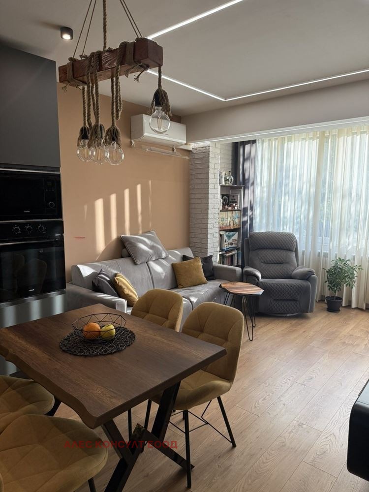 Продава 3-СТАЕН, гр. София, Свобода, снимка 2 - Апартаменти - 54929580