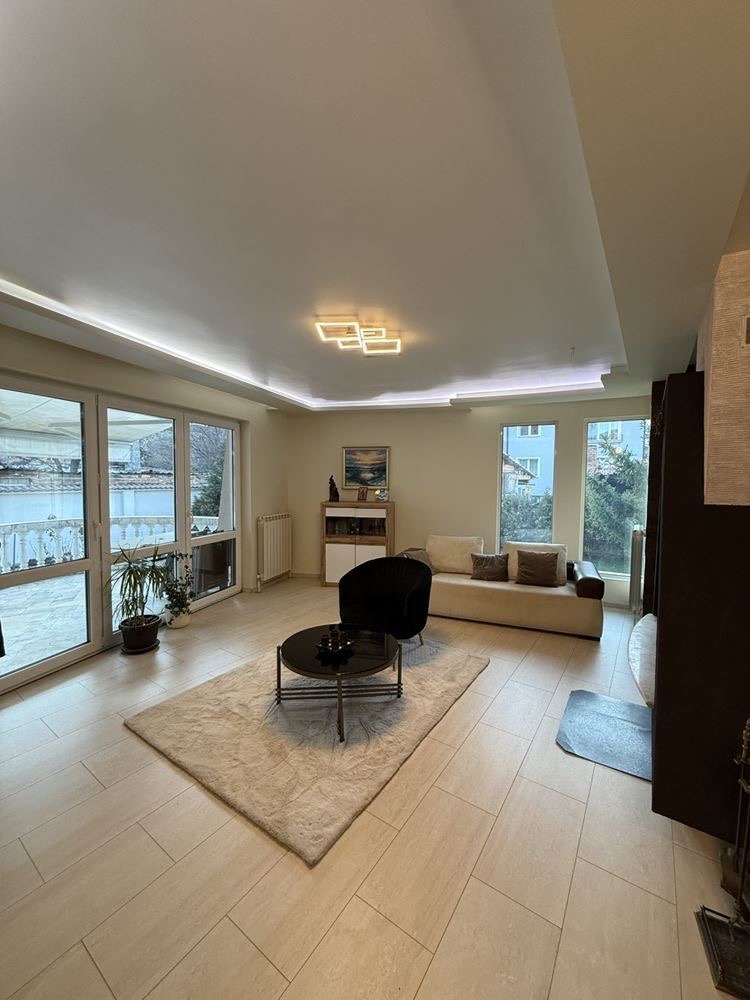 Продава КЪЩА, гр. София, Орландовци, снимка 2 - Къщи - 53801228