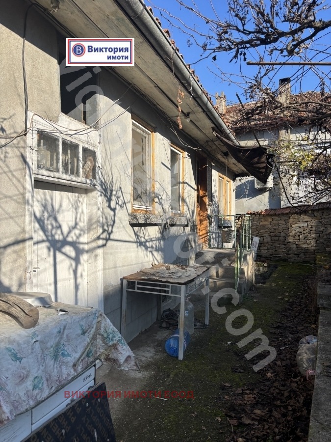 Продава КЪЩА, гр. Дебелец, област Велико Търново, снимка 2 - Къщи - 52803567