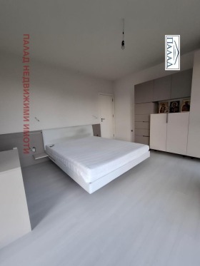 2 Schlafzimmer Tschajka, Warna 11