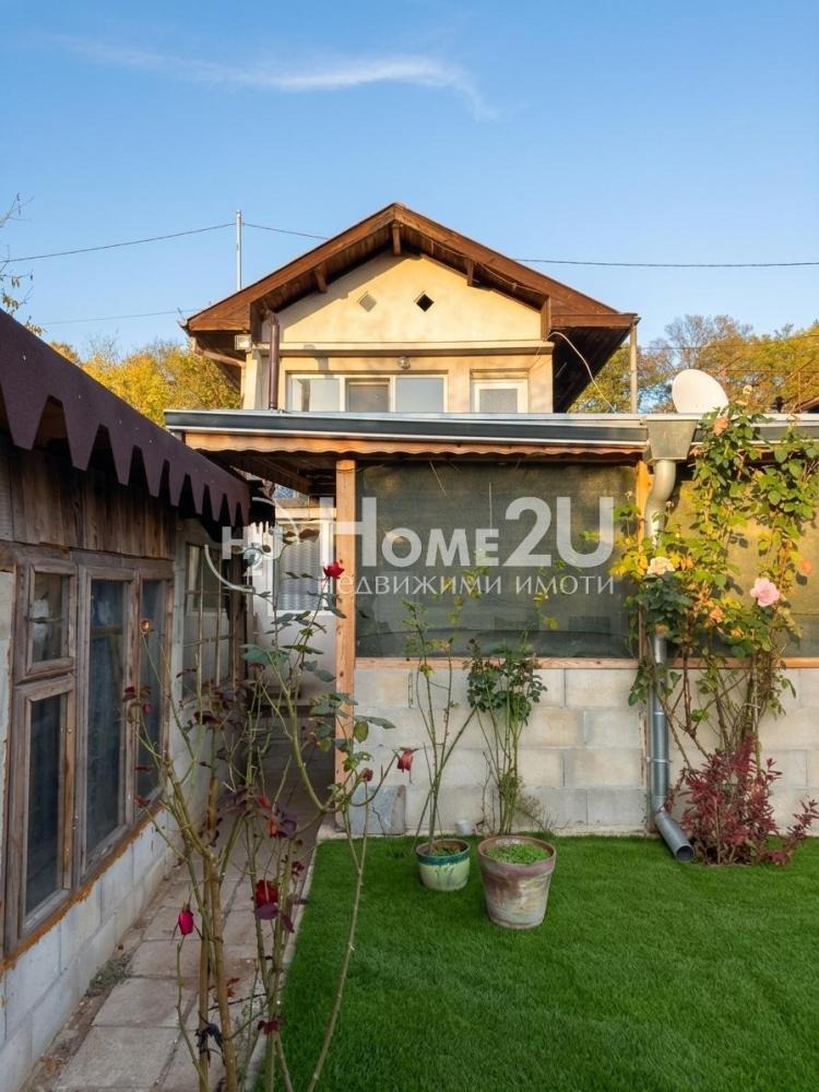 Продава КЪЩА, гр. Варна, м-т Боровец - юг