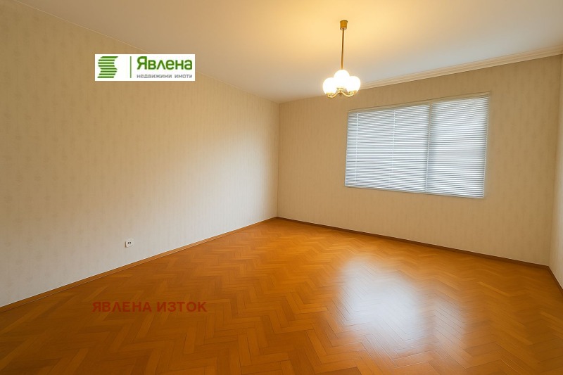 Продава  3-стаен, град София, Люлин 8 •  179 000 € • ID 73892143 — holmes.bg - [1] 