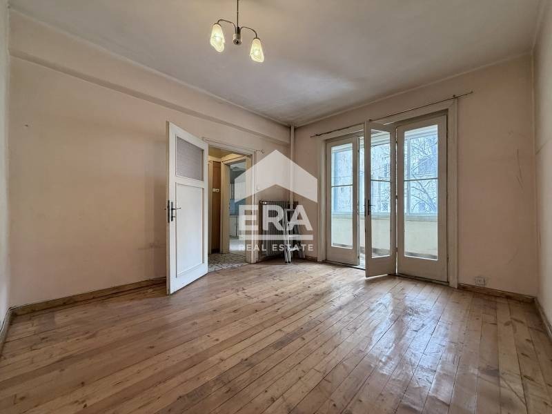 Продава 4-СТАЕН, гр. София, Център, снимка 2 - Апартаменти - 54111097