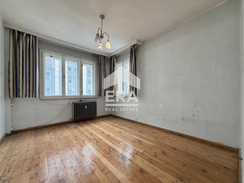 Продава 4-СТАЕН, гр. София, Център, снимка 9 - Апартаменти - 54111097