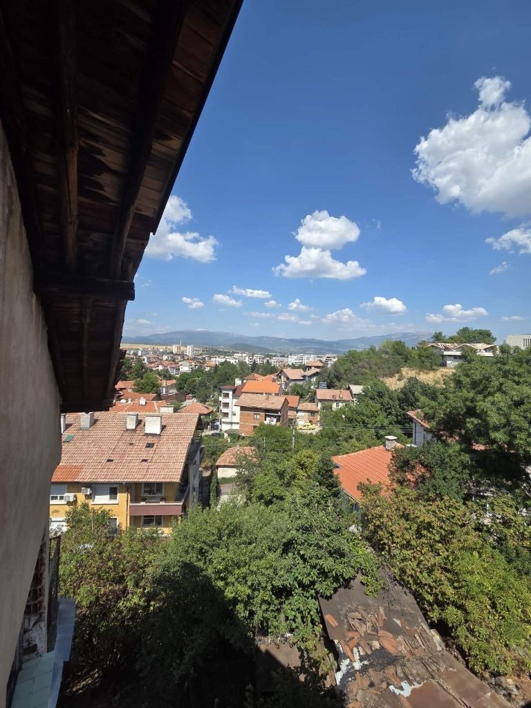 Продава  Къща град Кюстендил , Център , 280 кв.м | 71838093 - изображение [2]