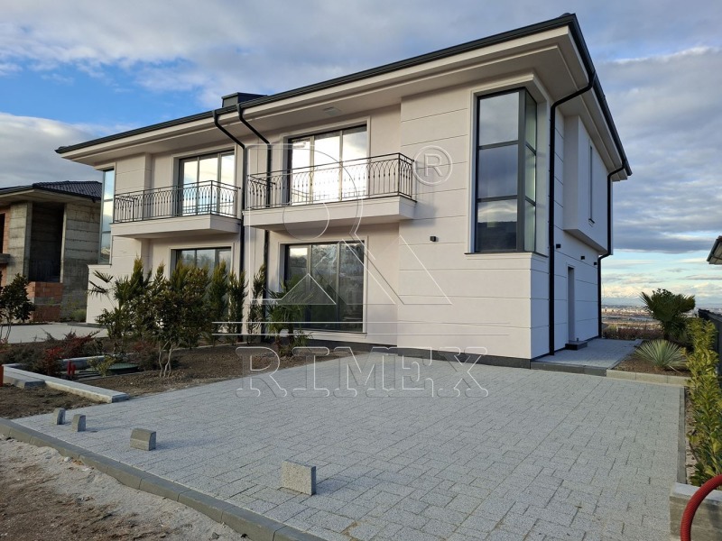 Продава КЪЩА, с. Белащица, област Пловдив