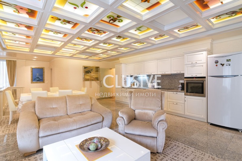 Продава МНОГОСТАЕН в град Варна, к.к. Златни пясъци - 270 кв.м / 779 000 € » 1 523 591.57 лв., ИНКЛУЗИВ ВАРНА